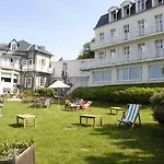 Dormy House 4*