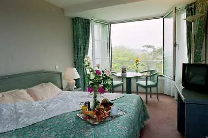 Dormy House Hotel